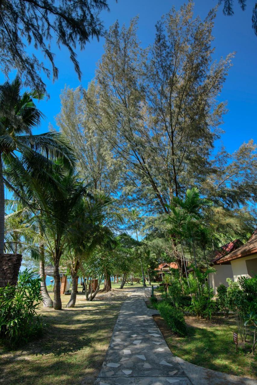 Frangipani Langkawi Resort Пантай-Ченанг Екстер'єр фото